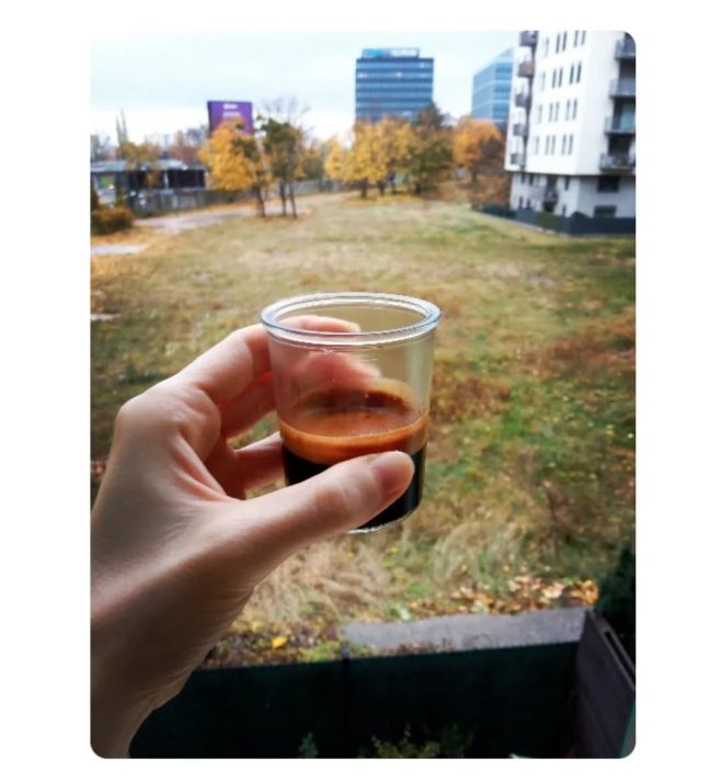 Reminder: Upršané pondelkové ráno je nutné začať silnou kávou!!! www.cafealma.sk #kava #rannakava #silnakava #espresso...